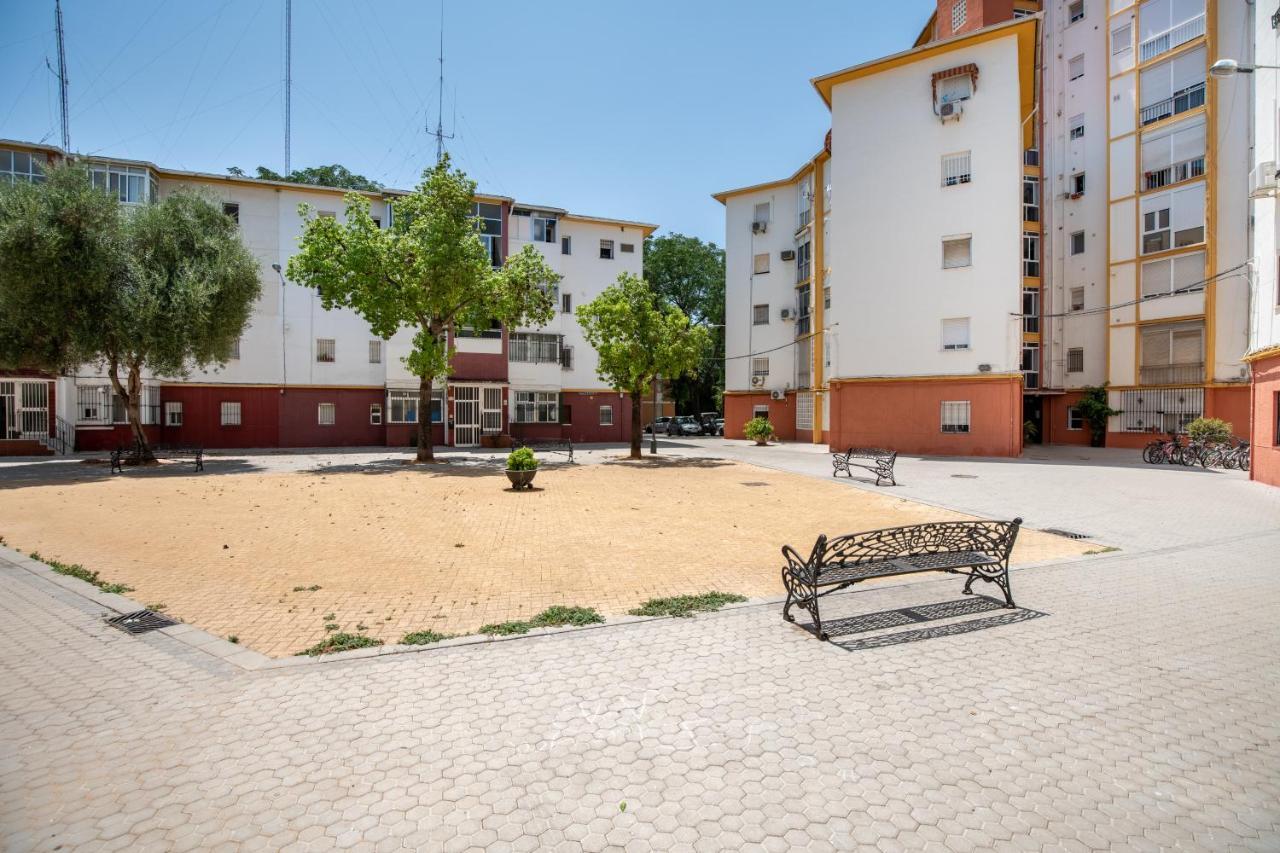 Triana Apartments Deluxe Seville Exterior photo